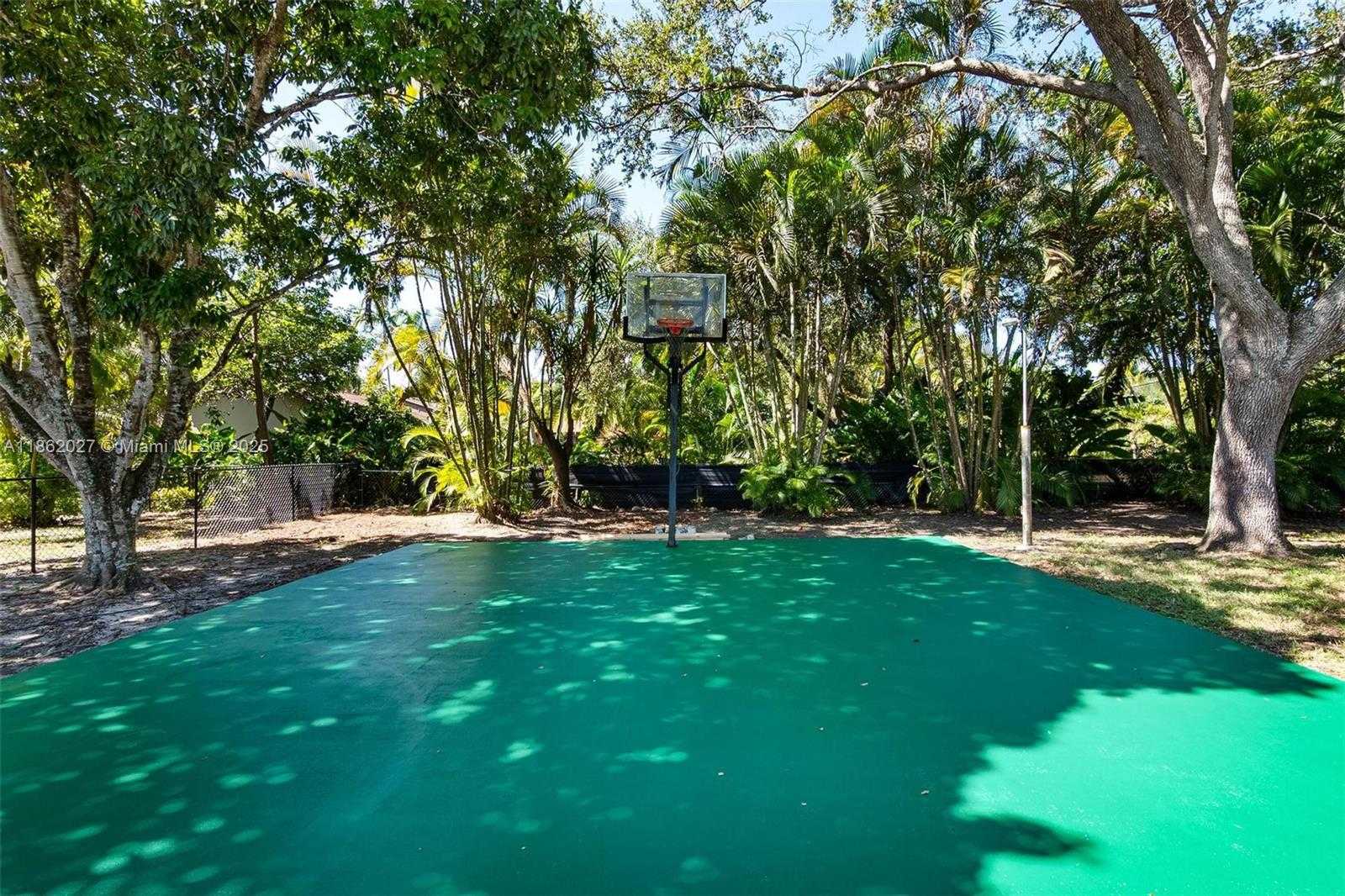 Small Image of 11301 SOUTH WEST 91ST AVE, Miami Number 48