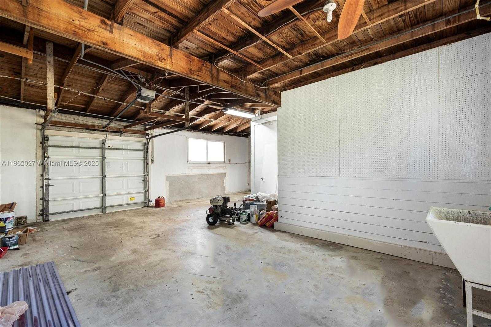Small Image of 11301 SOUTH WEST 91ST AVE, Miami Number 49