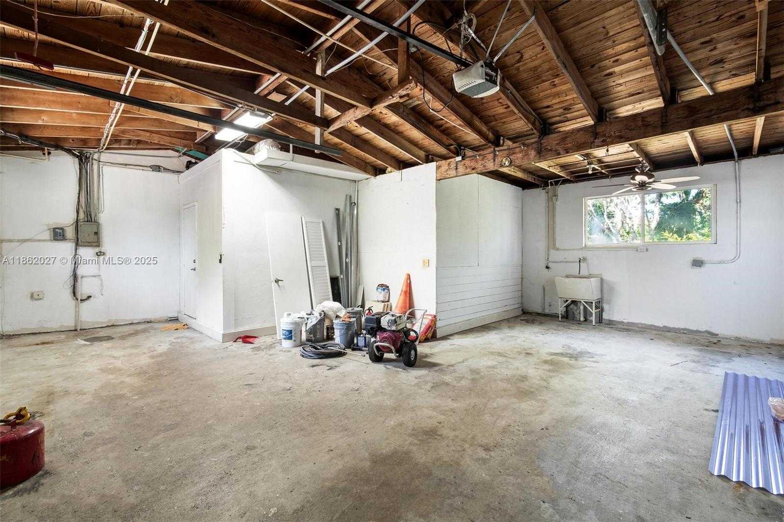 Small Image of 11301 SOUTH WEST 91ST AVE, Miami Number 51