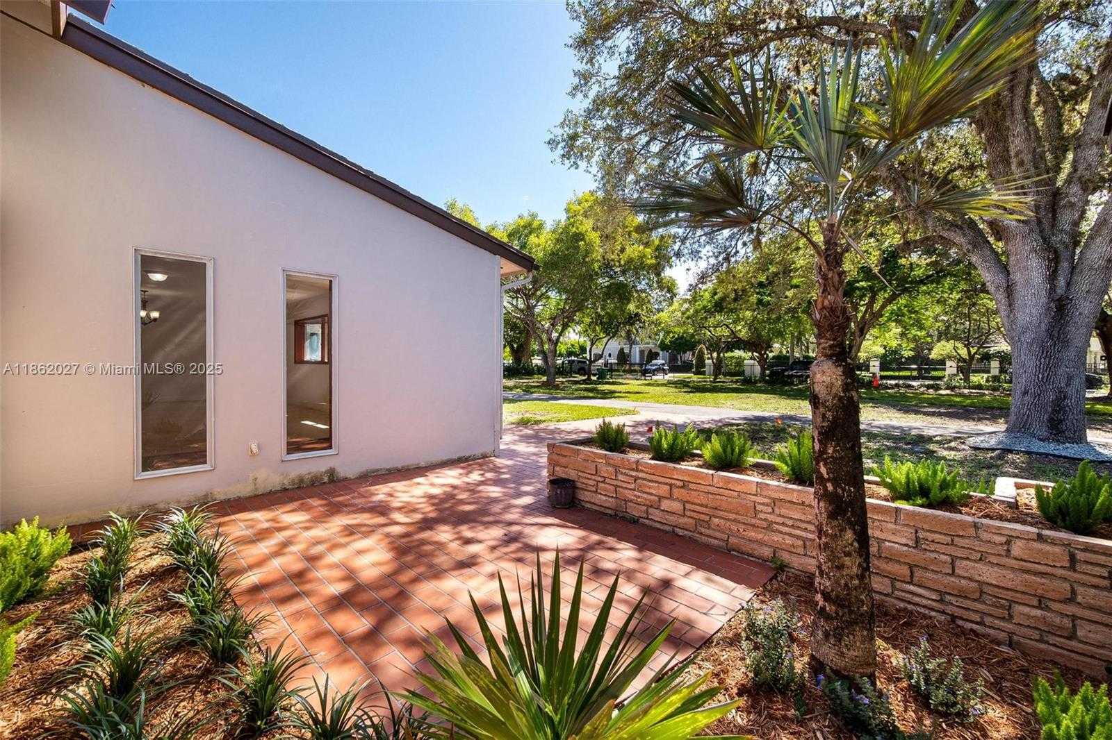 Small Image of 11301 SOUTH WEST 91ST AVE, Miami Number 52
