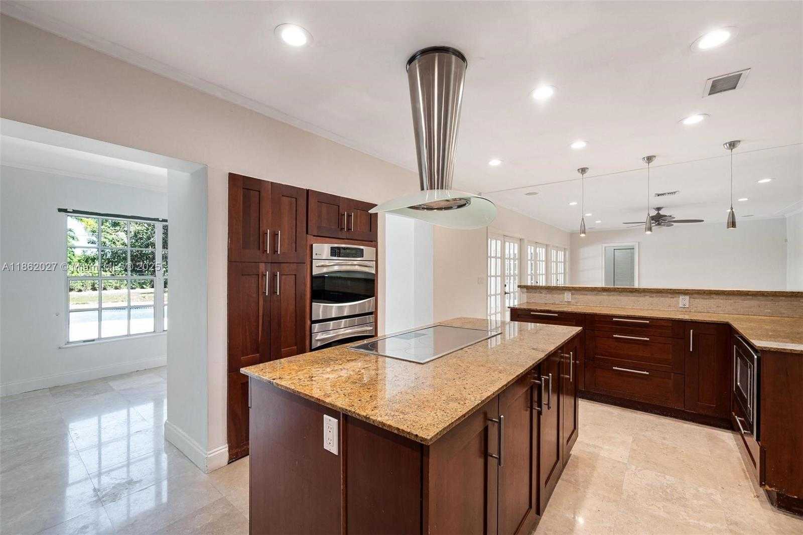 Small Image of 11301 SOUTH WEST 91ST AVE, Miami Number 7