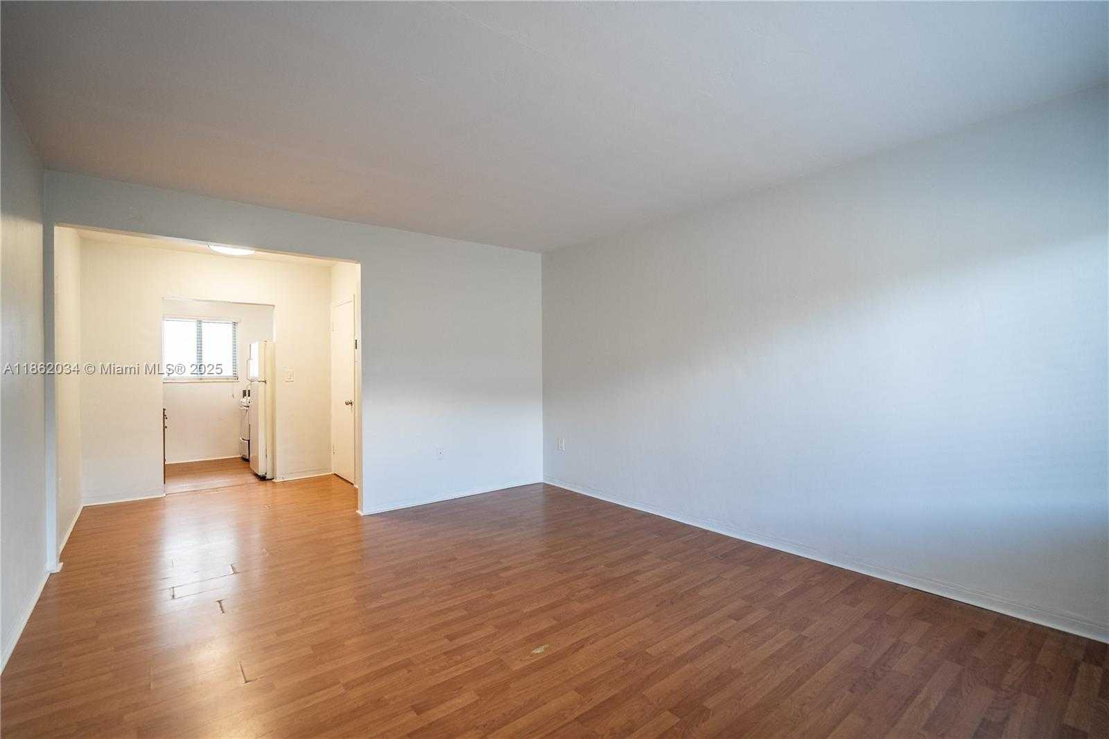 Small Image of 7315 HARDING AVE #12A, Miami Beach Number 3