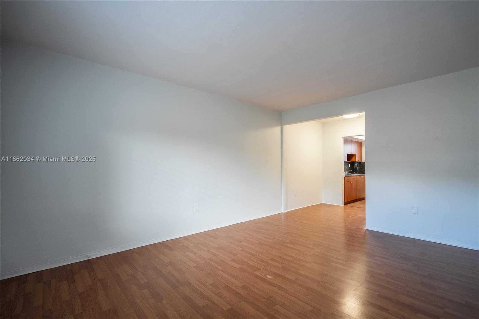 Small Image of 7315 HARDING AVE #12A, Miami Beach Number 4