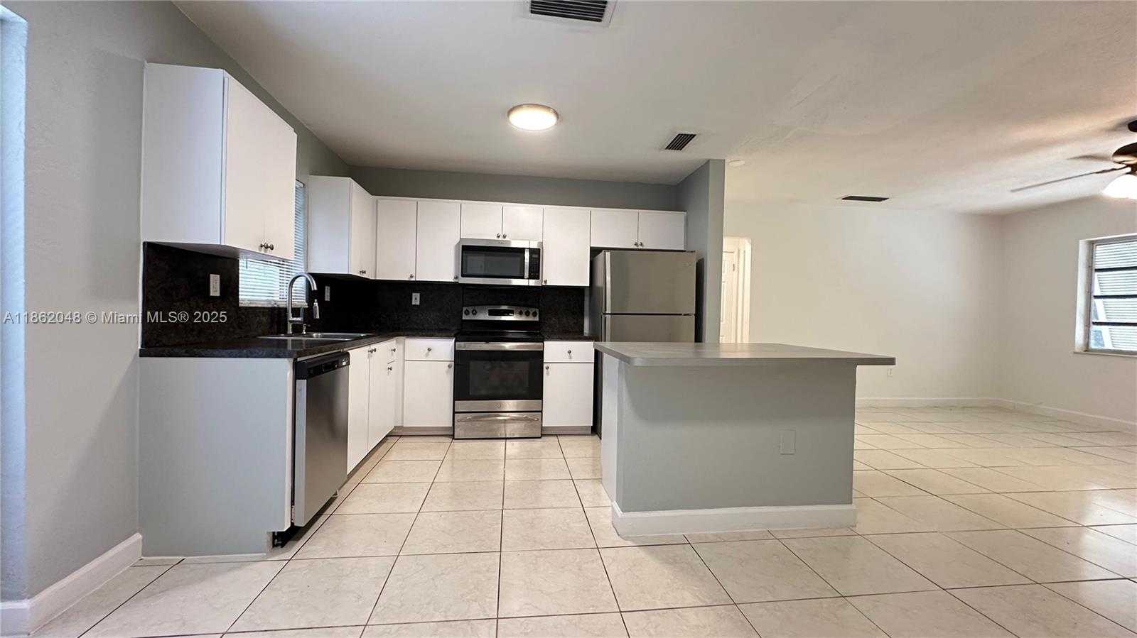 Small Image of 13195 NORTH EAST 10TH AVE #13195, North Miami Number 2