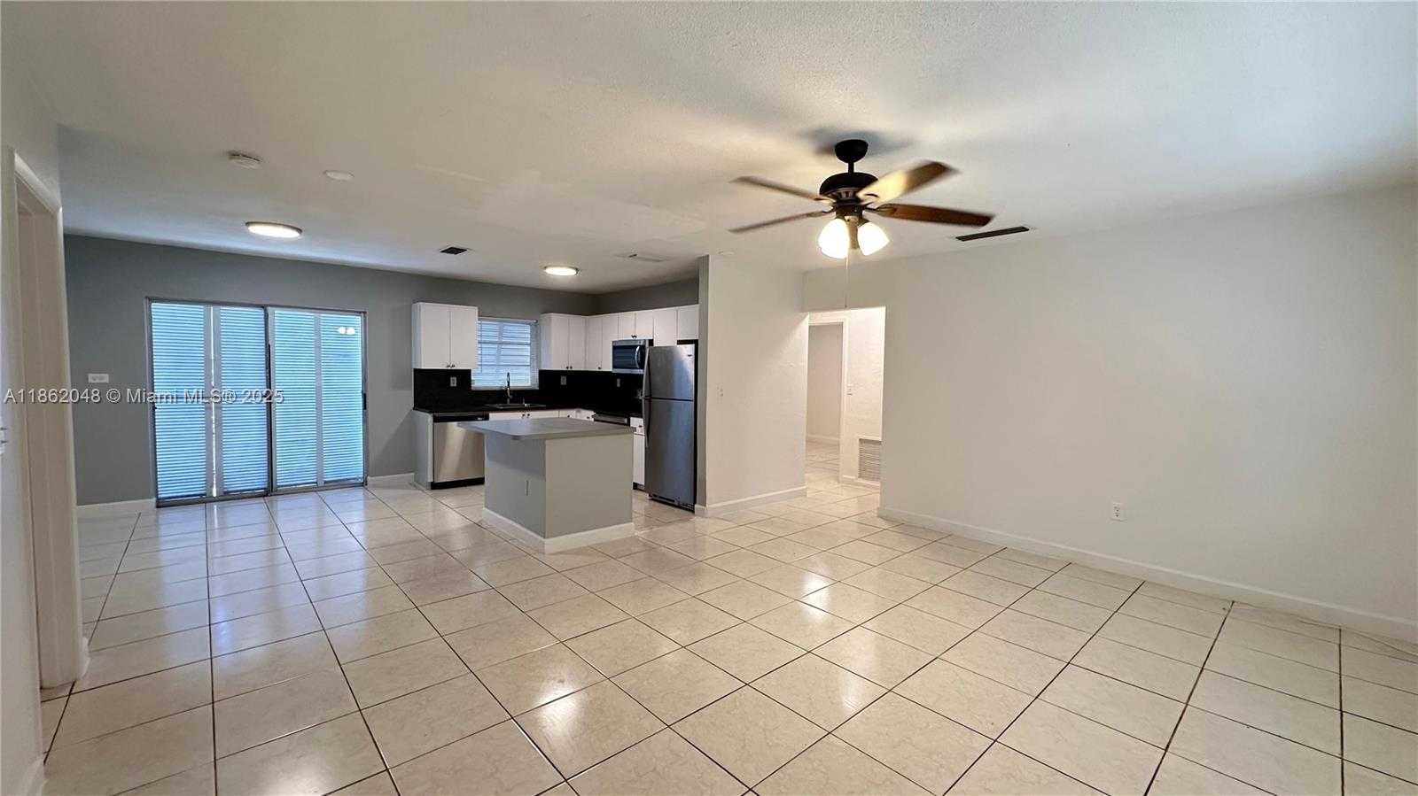 Small Image of 13195 NORTH EAST 10TH AVE #13195, North Miami Number 4