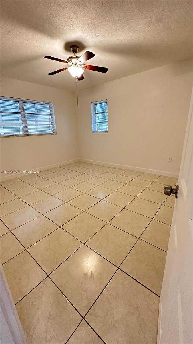 Small Image of 13195 NORTH EAST 10TH AVE #13195, North Miami Number 6