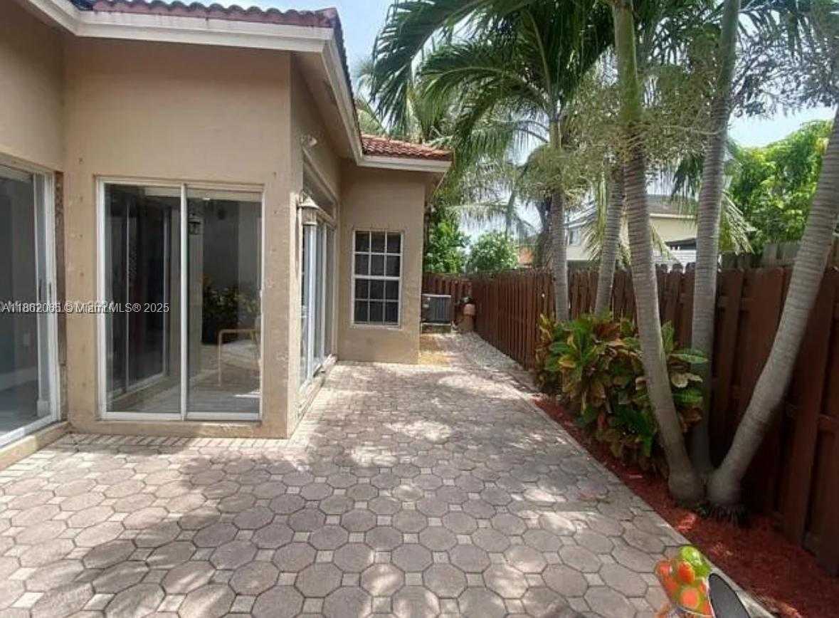 Small Image of 9000 SOUTH WEST 215TH TER, Cutler Bay Number 10