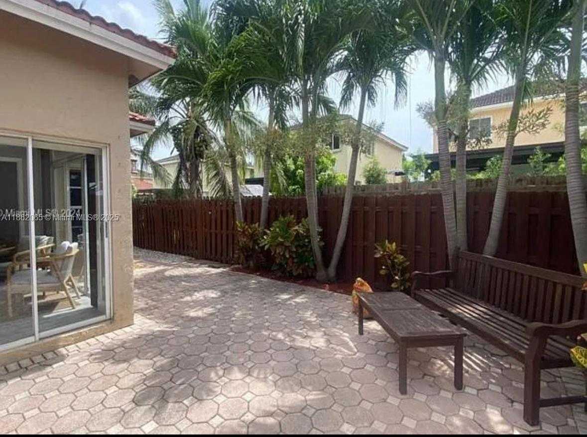 Small Image of 9000 SOUTH WEST 215TH TER, Cutler Bay Number 11