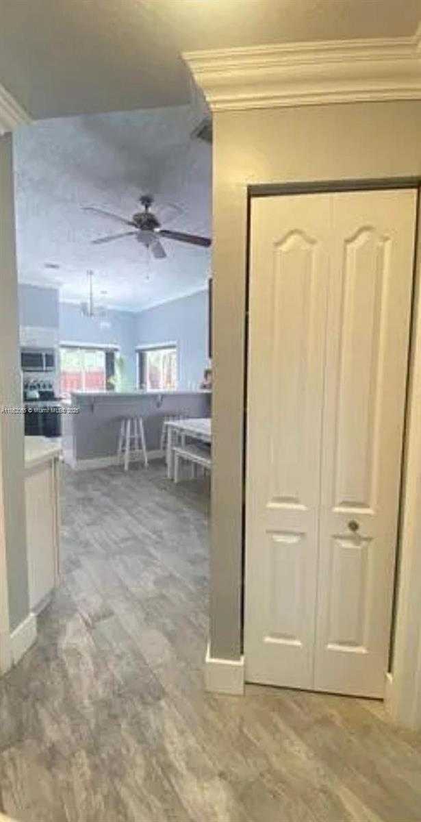 Small Image of 9000 SOUTH WEST 215TH TER, Cutler Bay Number 6