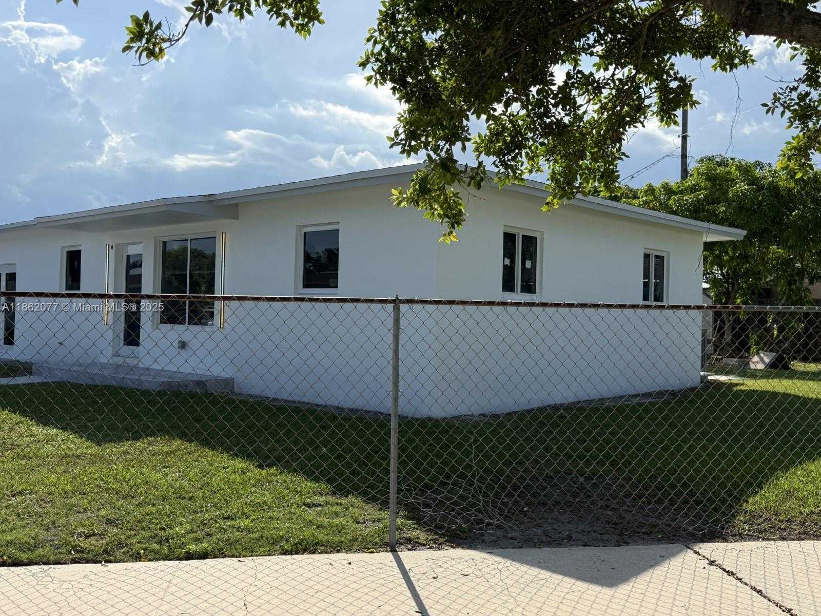 Small Image of 11805 SOUTH WEST 185TH ST, Miami Number 9