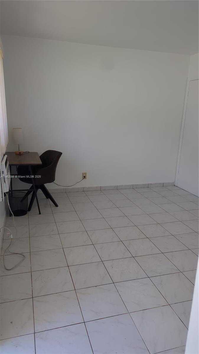 Small Image of 1546 ARTHUR ST #1A, Hollywood Number 2