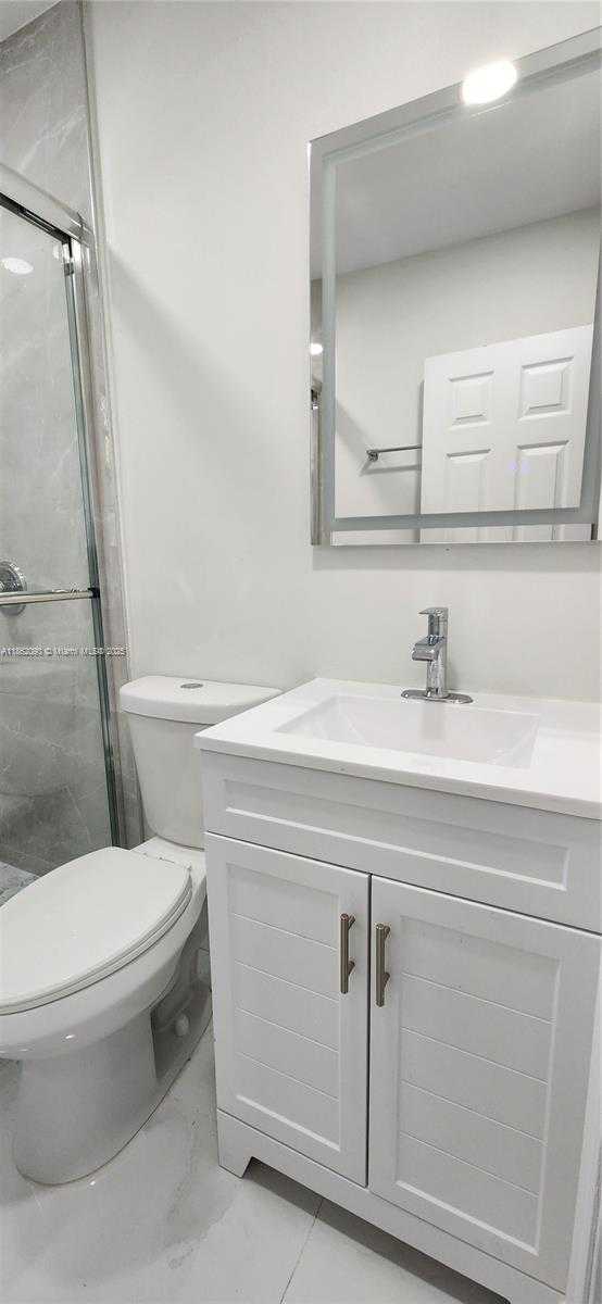 Small Image of 830 NORTH EAST 143RD ST, North Miami Number 20