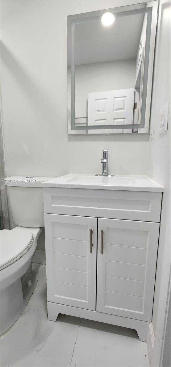 Small Image of 830 NORTH EAST 143RD ST, North Miami Number 21