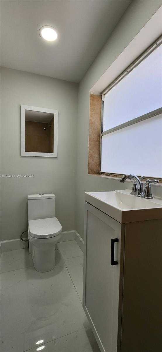 Small Image of 830 NORTH EAST 143RD ST, North Miami Number 27