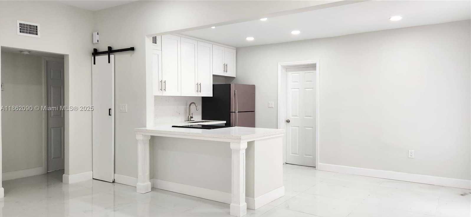 Small Image of 830 NORTH EAST 143RD ST, North Miami Number 4