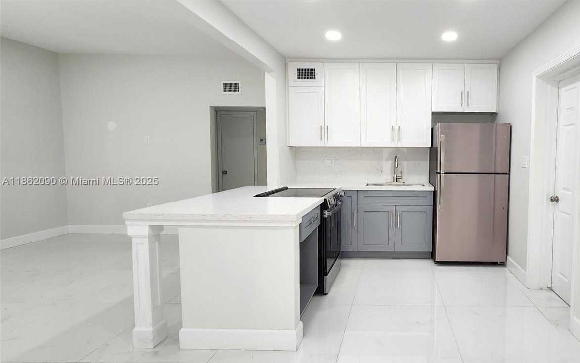 Small Image of 830 NORTH EAST 143RD ST, North Miami Number 6