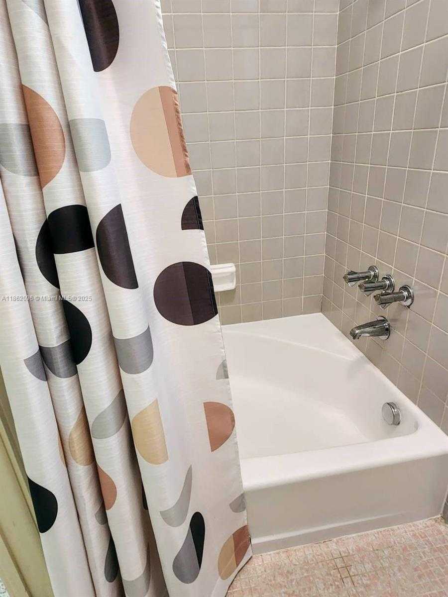 Small Image of 1825 SOUTH WEST 19TH ST #1825, Miami Number 13