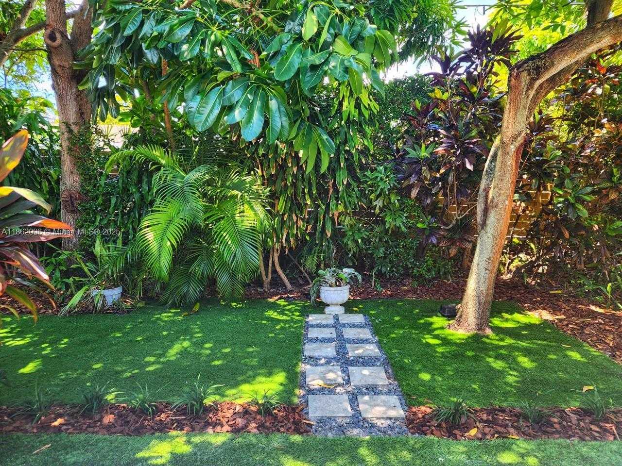 Small Image of 1825 SOUTH WEST 19TH ST #1825, Miami Number 17
