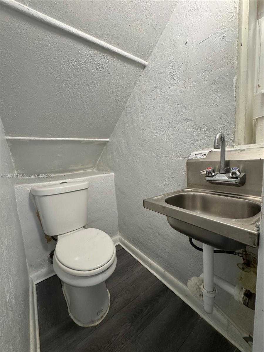 Small Image of 7802 NORTH WEST 8TH AVE #1, Miami Number 10