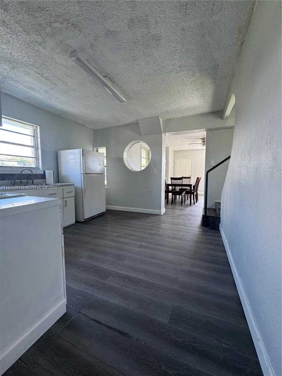 Small Image of 7802 NORTH WEST 8TH AVE #1, Miami Number 11