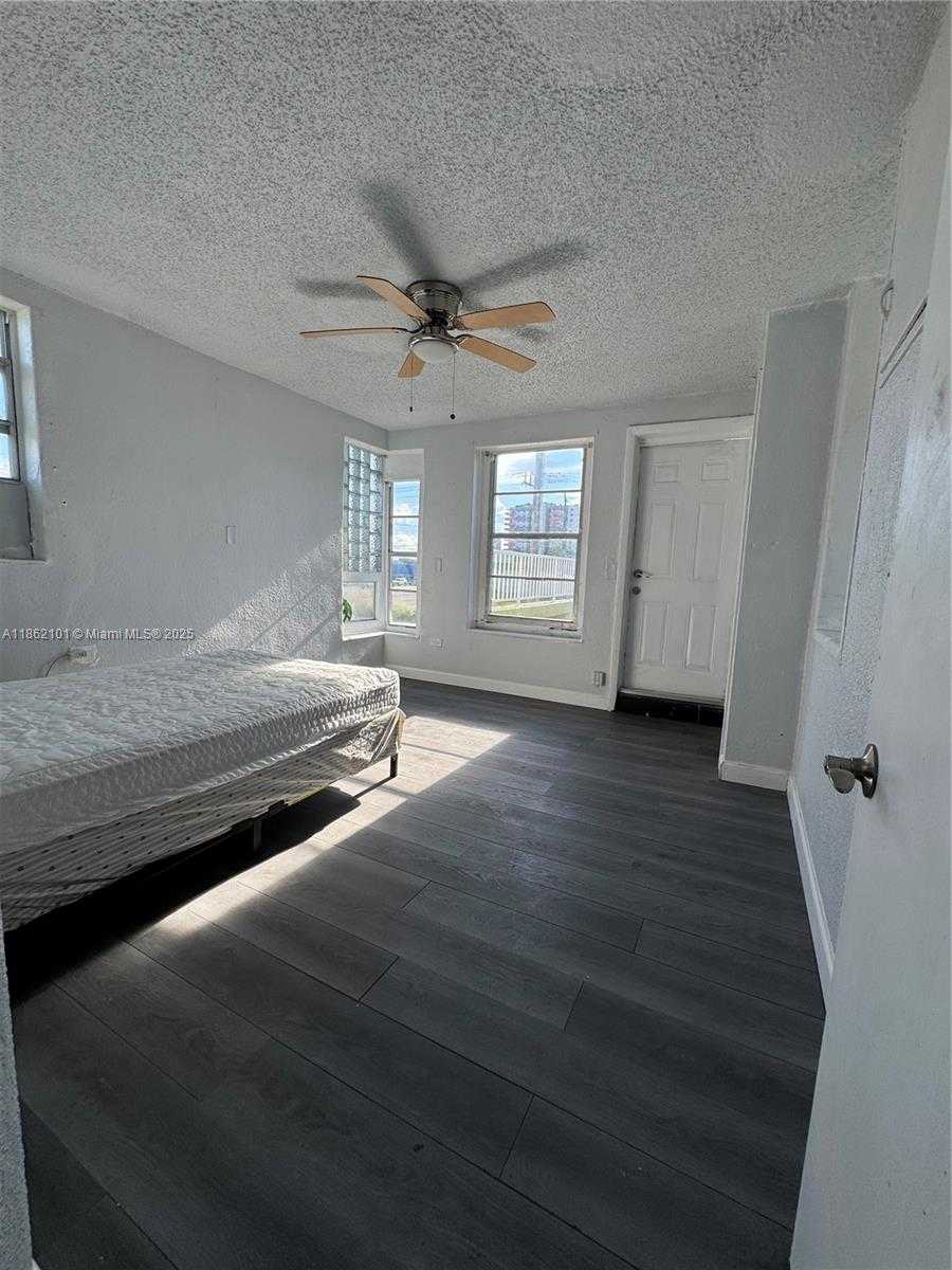 Small Image of 7802 NORTH WEST 8TH AVE #1, Miami Number 12