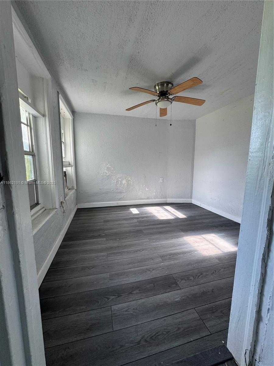 Small Image of 7802 NORTH WEST 8TH AVE #1, Miami Number 17