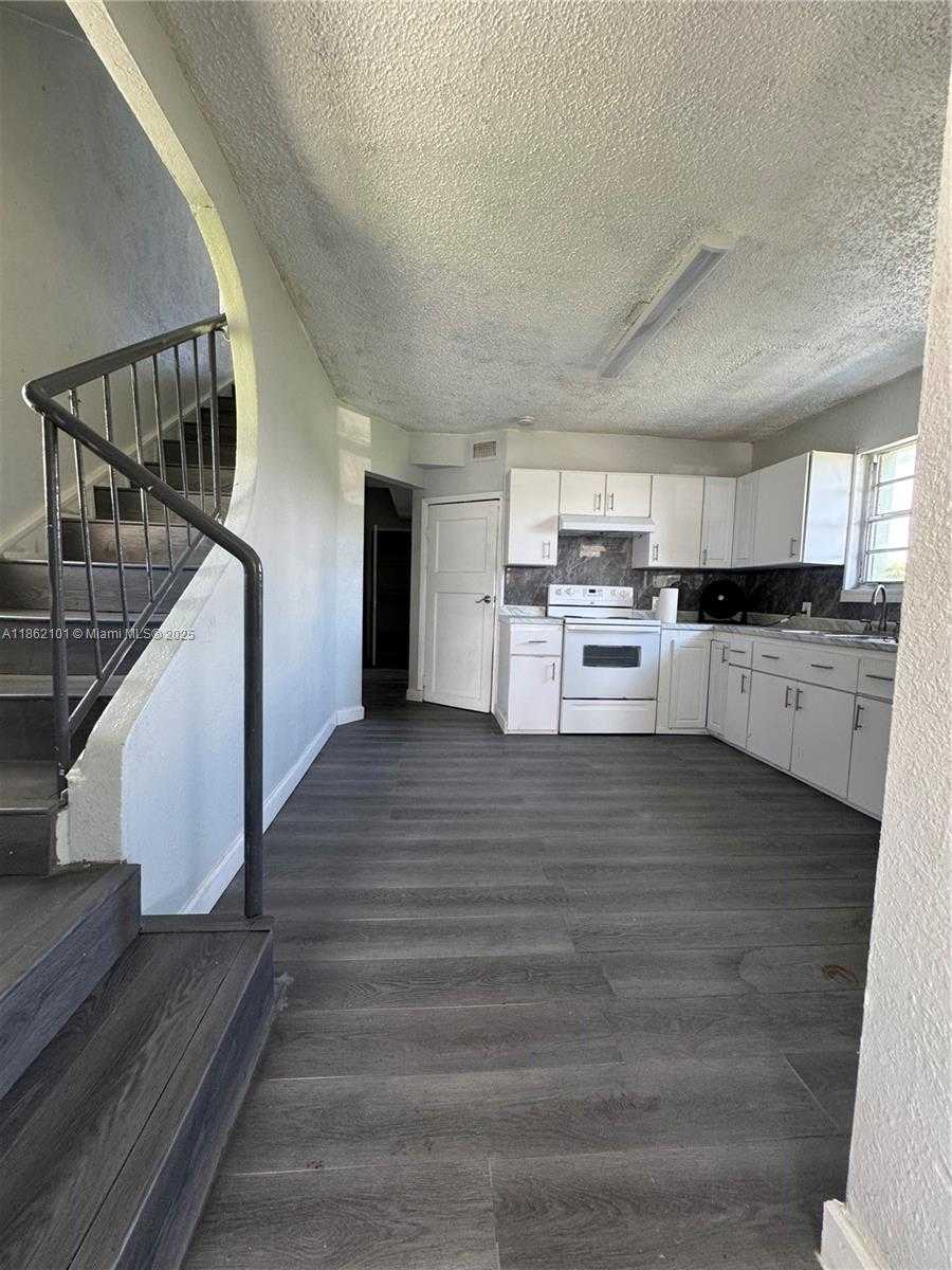 Small Image of 7802 NORTH WEST 8TH AVE #1, Miami Number 5