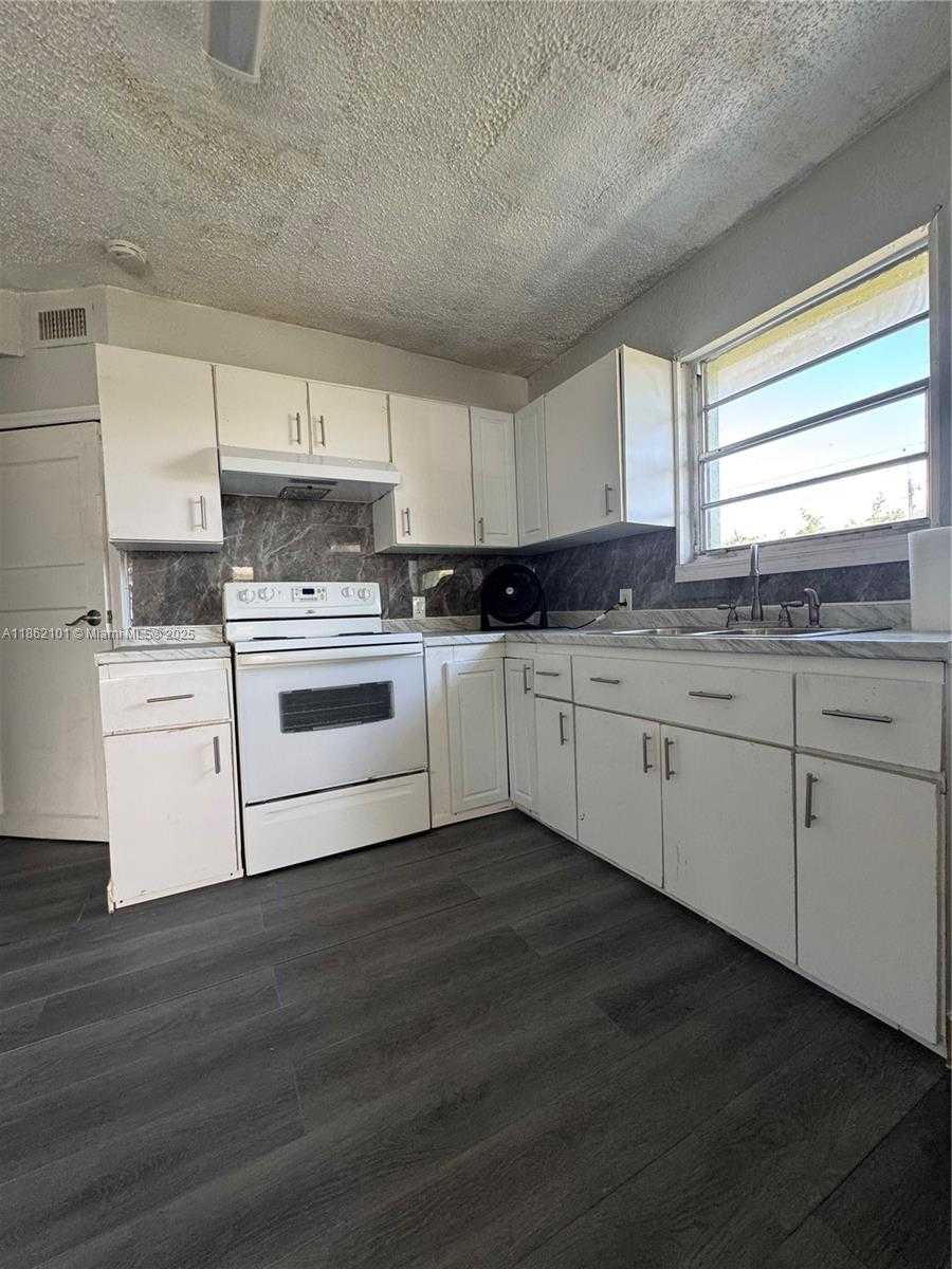Small Image of 7802 NORTH WEST 8TH AVE #1, Miami Number 6