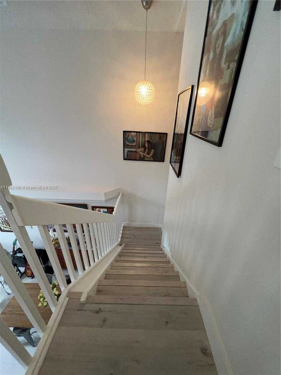Small Image of 20611 NORTH WEST 8TH ST, Pembroke Pines Number 10