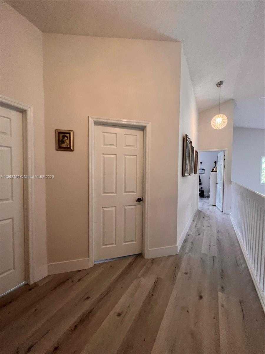 Small Image of 20611 NORTH WEST 8TH ST, Pembroke Pines Number 11