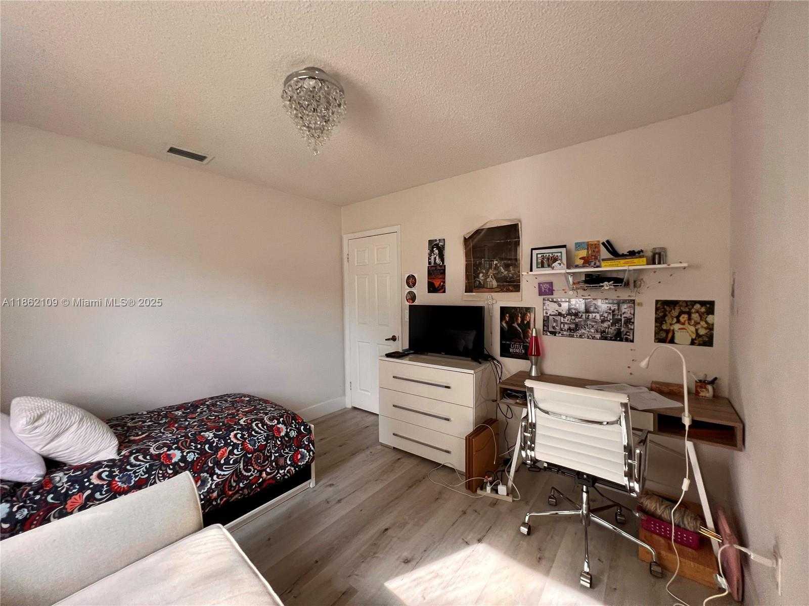 Small Image of 20611 NORTH WEST 8TH ST, Pembroke Pines Number 12