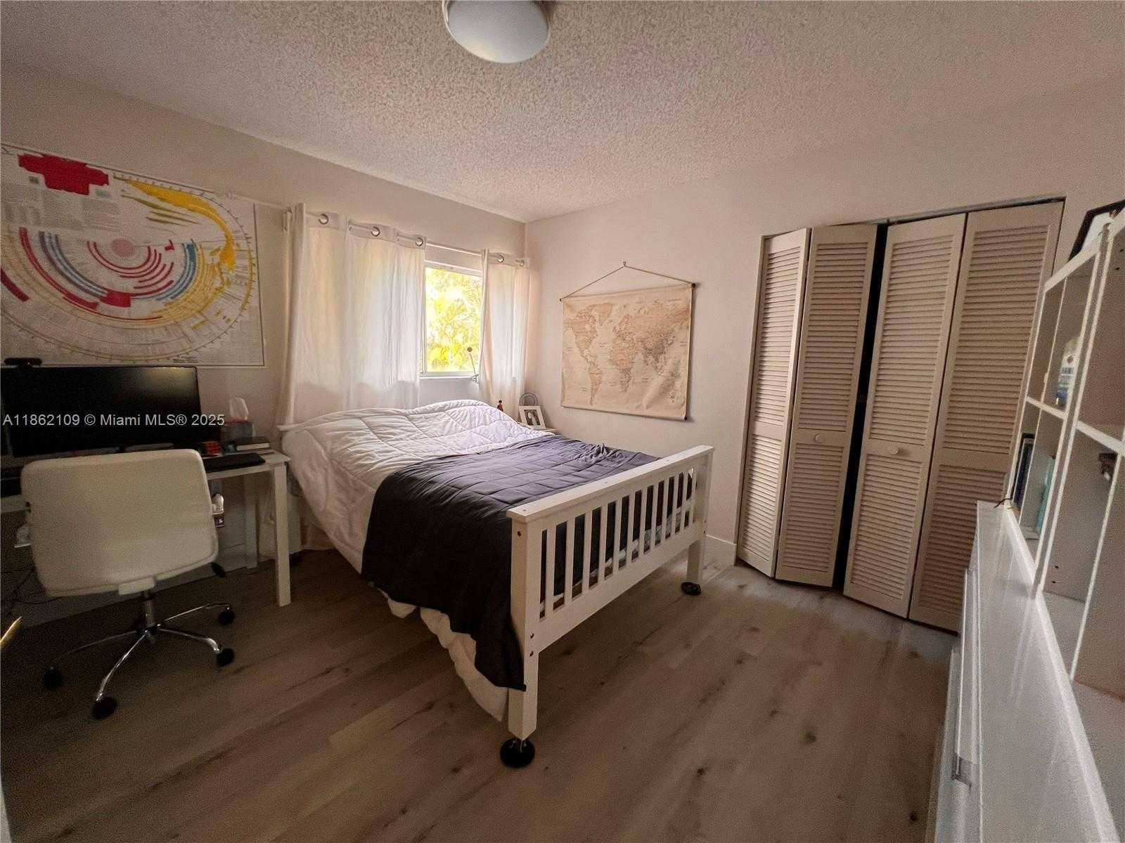 Small Image of 20611 NORTH WEST 8TH ST, Pembroke Pines Number 14
