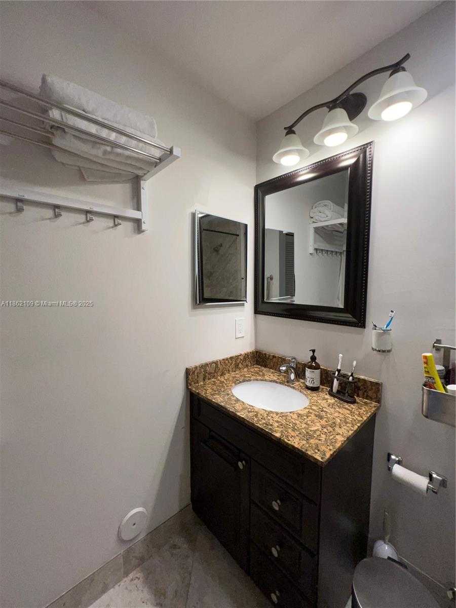 Small Image of 20611 NORTH WEST 8TH ST, Pembroke Pines Number 16