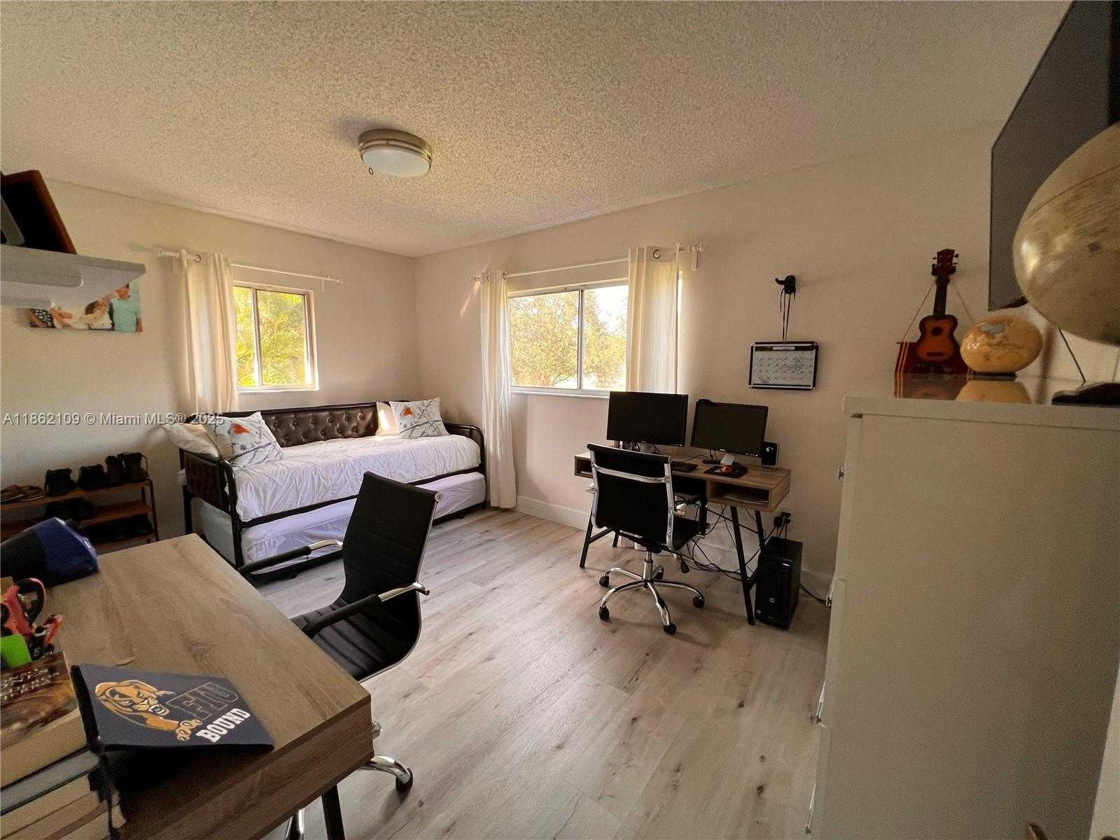 Small Image of 20611 NORTH WEST 8TH ST, Pembroke Pines Number 18