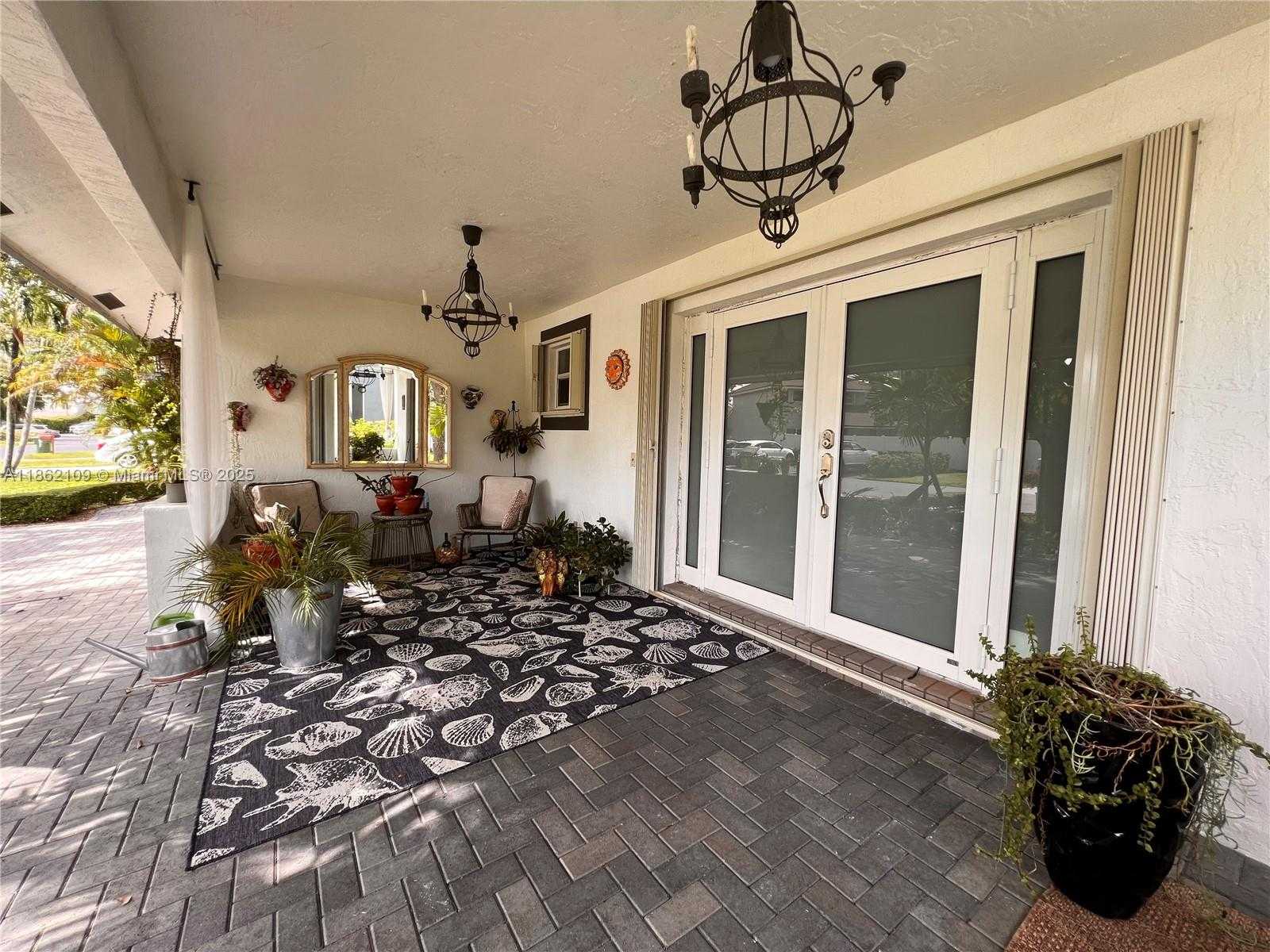 Small Image of 20611 NORTH WEST 8TH ST, Pembroke Pines Number 2