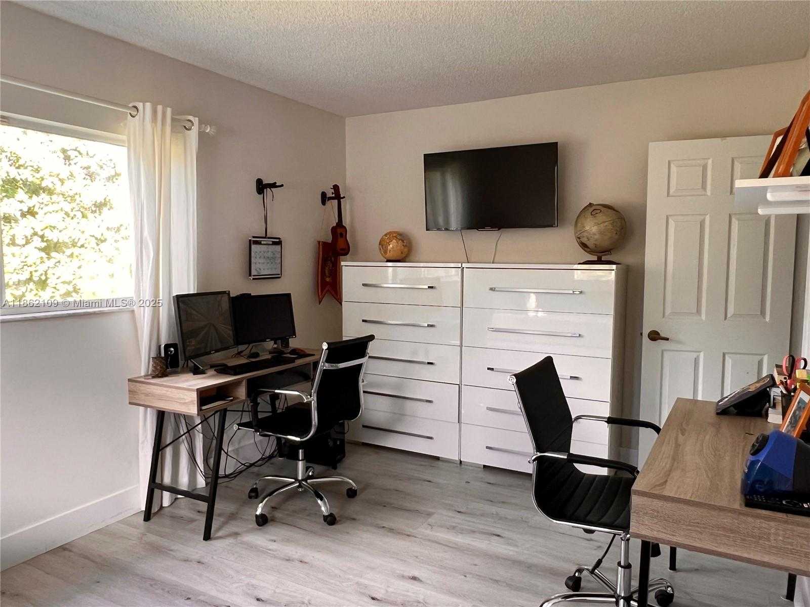 Small Image of 20611 NORTH WEST 8TH ST, Pembroke Pines Number 21