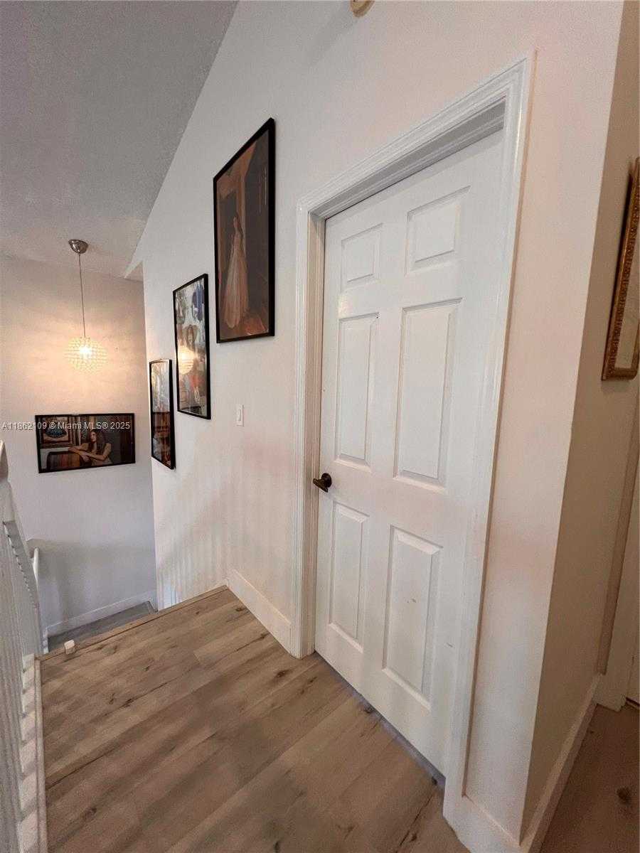 Small Image of 20611 NORTH WEST 8TH ST, Pembroke Pines Number 22