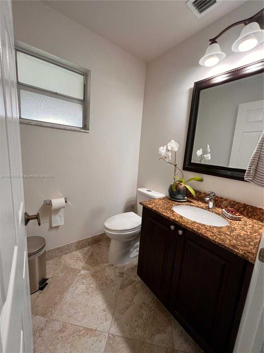 Small Image of 20611 NORTH WEST 8TH ST, Pembroke Pines Number 25