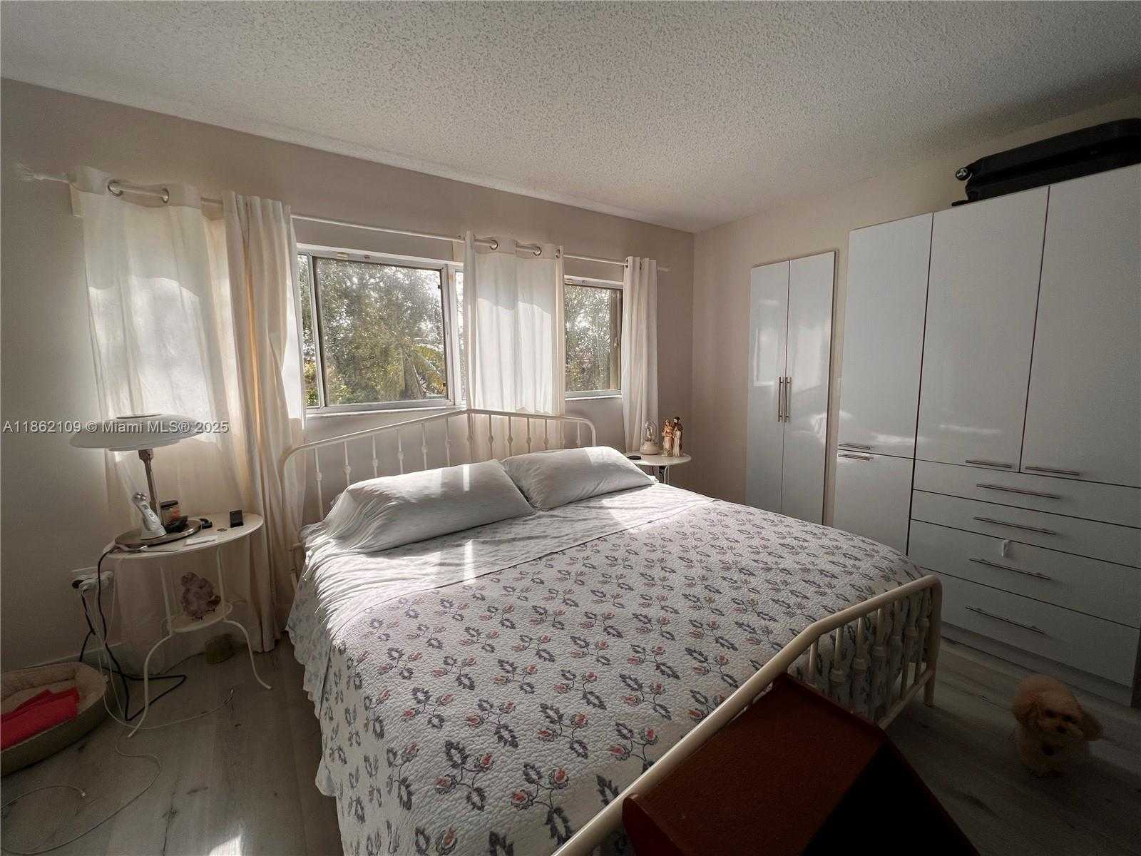 Small Image of 20611 NORTH WEST 8TH ST, Pembroke Pines Number 31