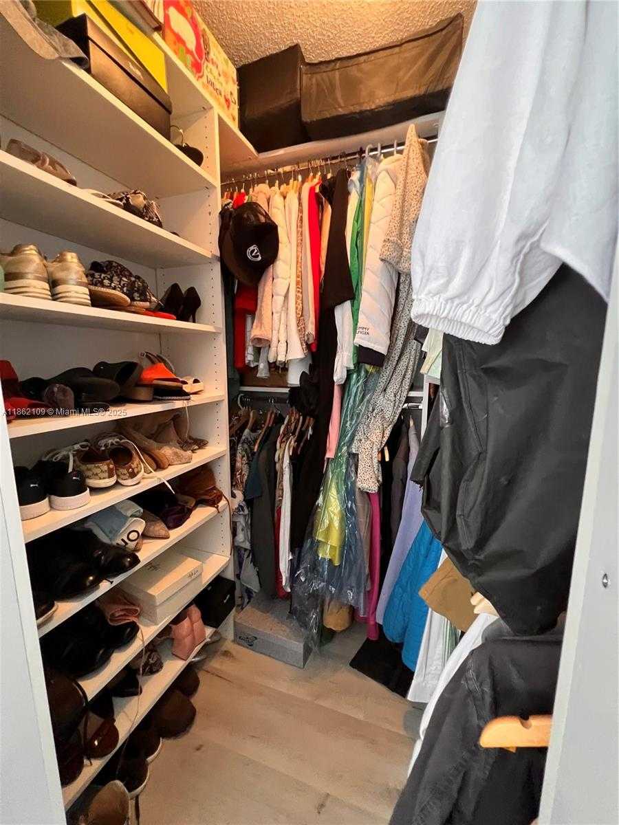 Small Image of 20611 NORTH WEST 8TH ST, Pembroke Pines Number 33