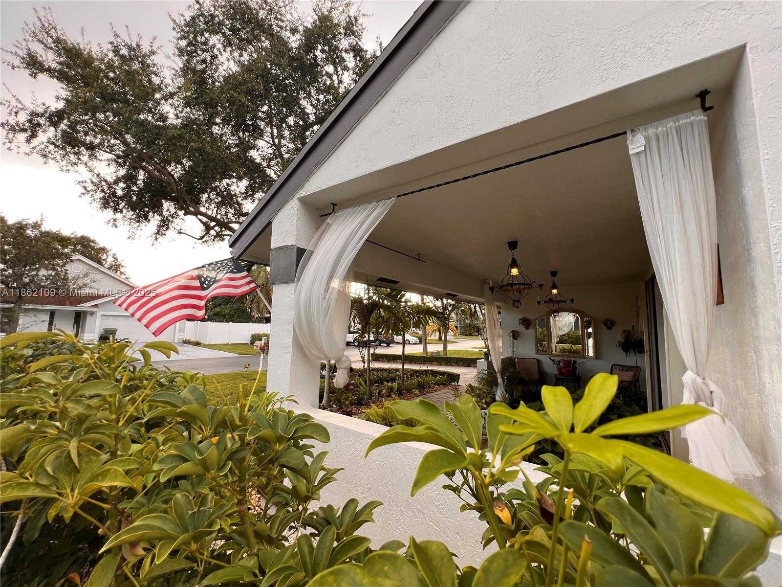 Small Image of 20611 NORTH WEST 8TH ST, Pembroke Pines Number 36