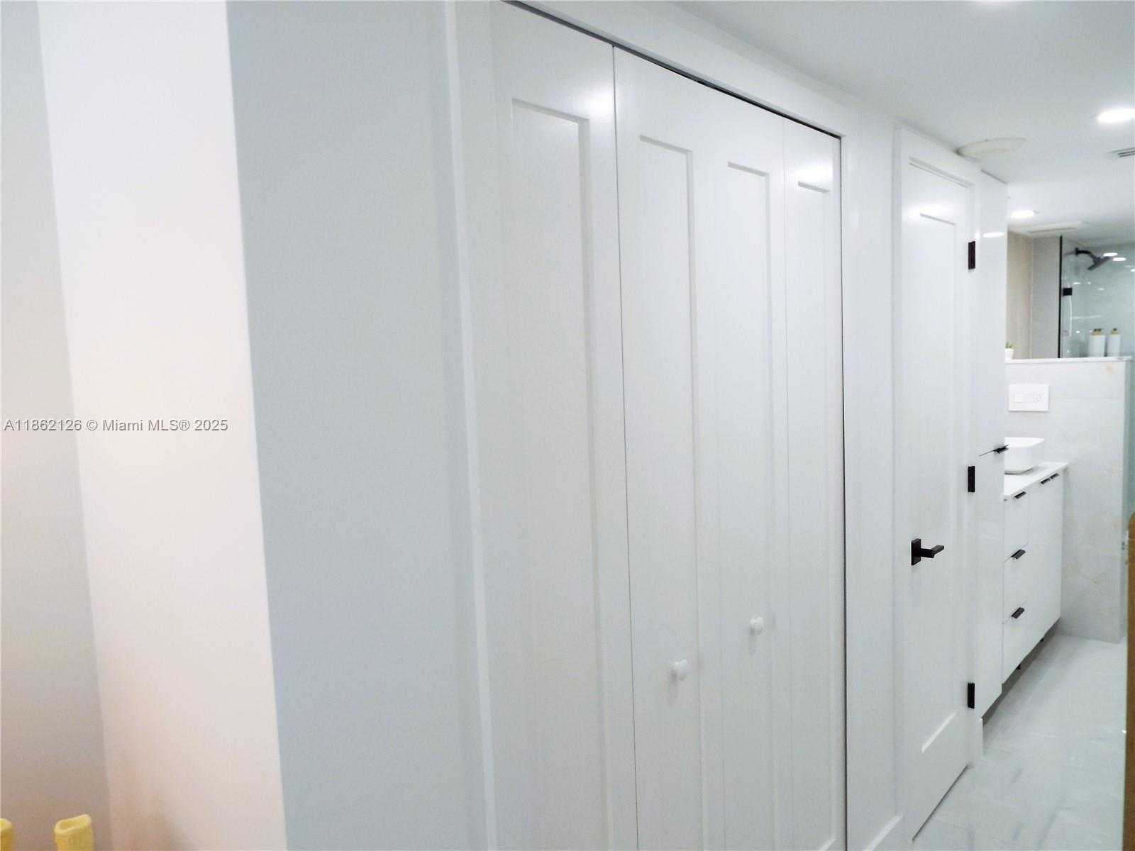 Small Image of 5701 COLLINS AVE #1619, Miami Beach Number 26
