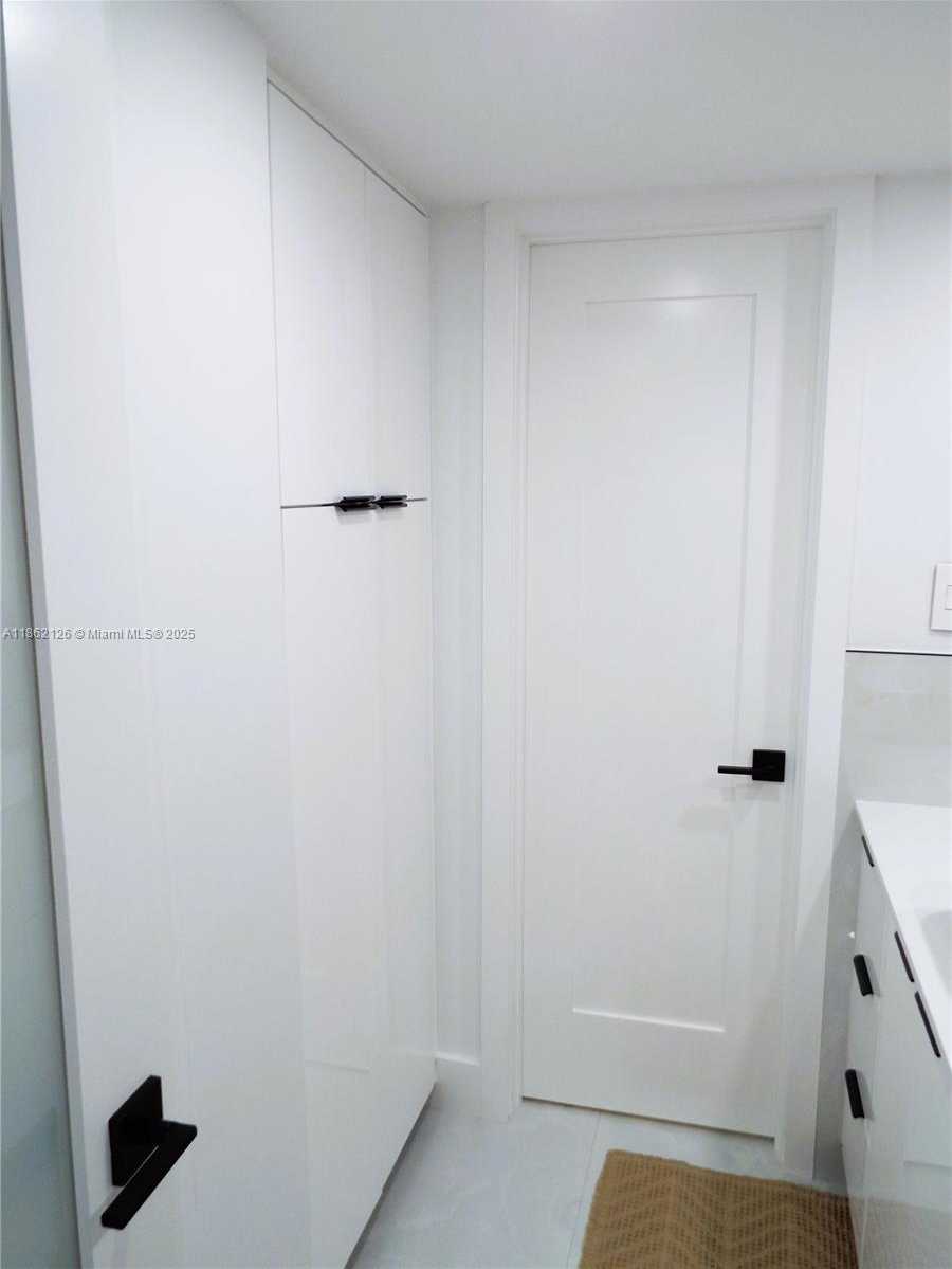 Small Image of 5701 COLLINS AVE #1619, Miami Beach Number 30