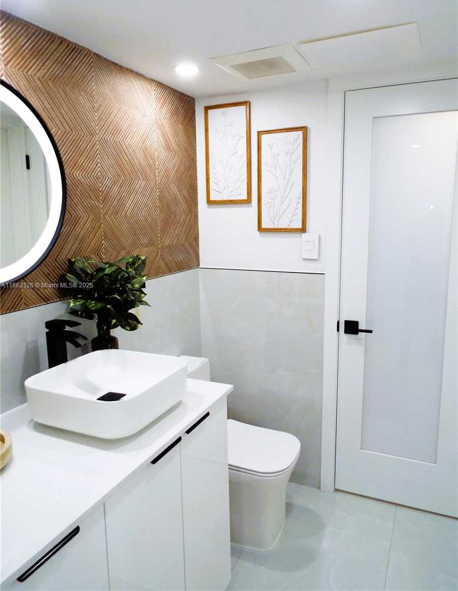 Small Image of 5701 COLLINS AVE #1619, Miami Beach Number 31
