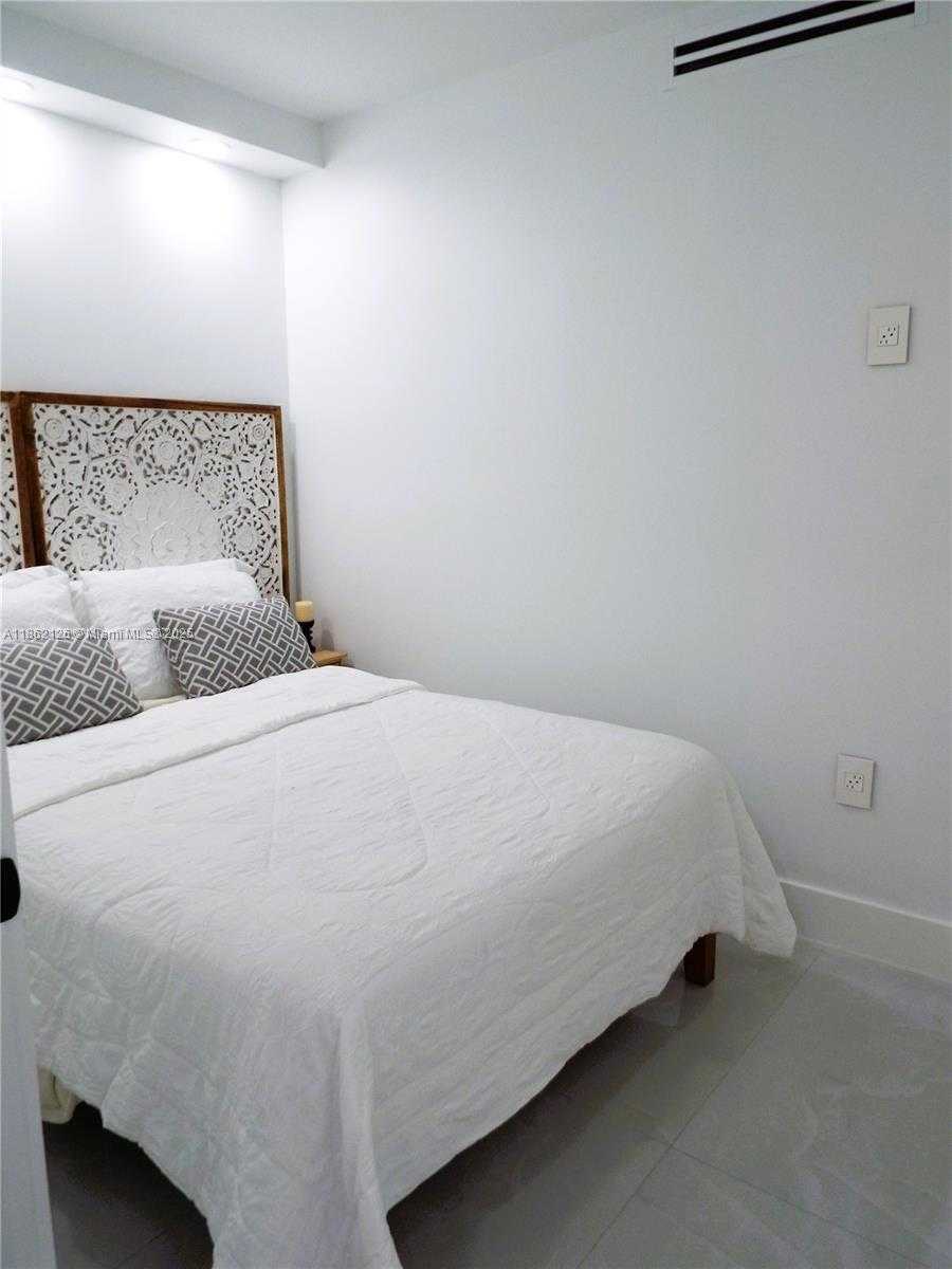 Small Image of 5701 COLLINS AVE #1619, Miami Beach Number 33