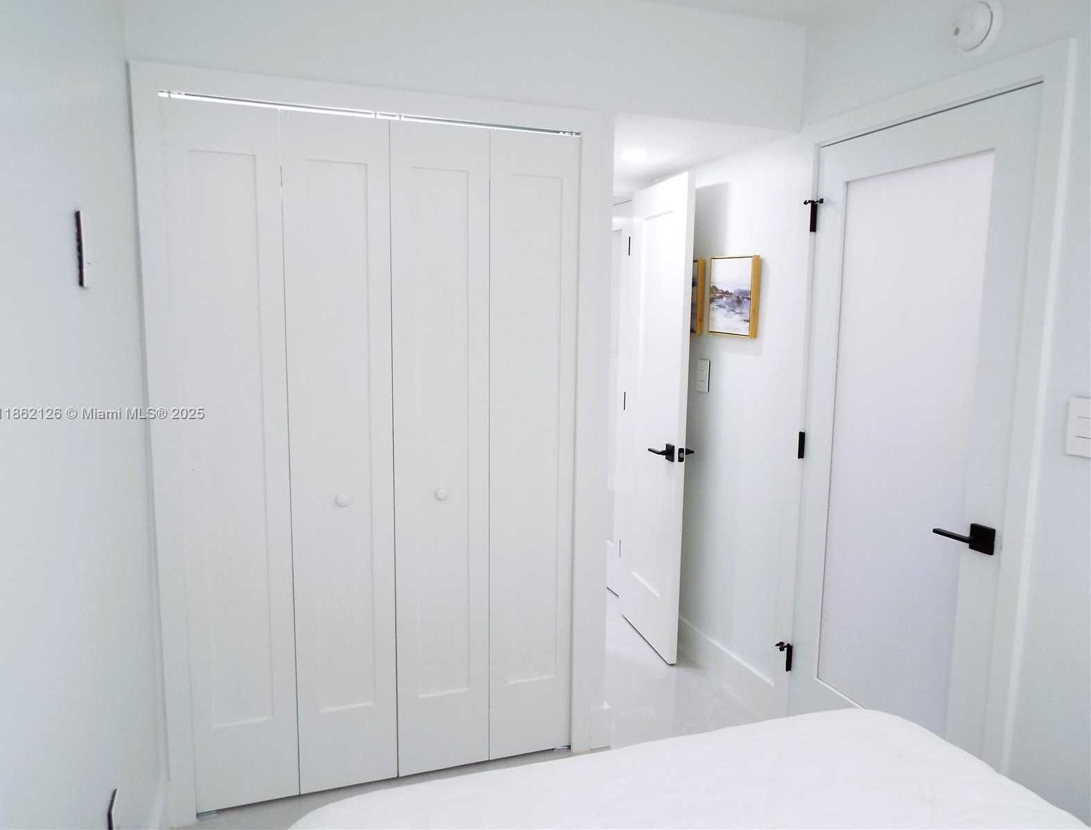 Small Image of 5701 COLLINS AVE #1619, Miami Beach Number 37
