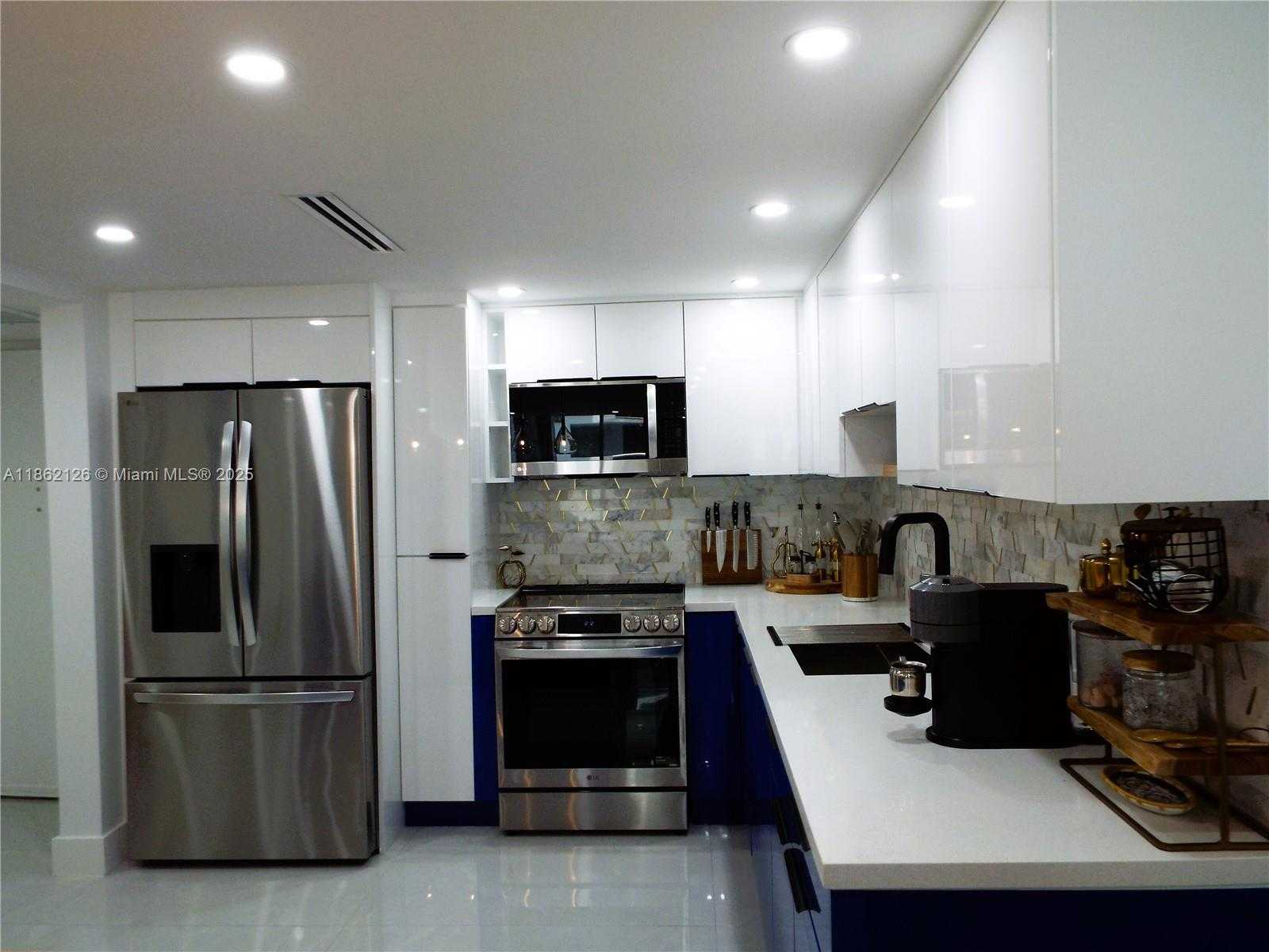 Small Image of 5701 COLLINS AVE #1619, Miami Beach Number 4
