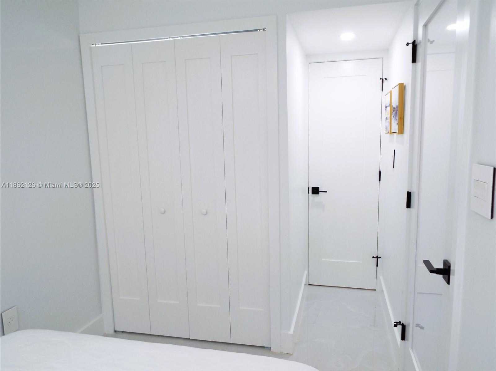 Small Image of 5701 COLLINS AVE #1619, Miami Beach Number 41