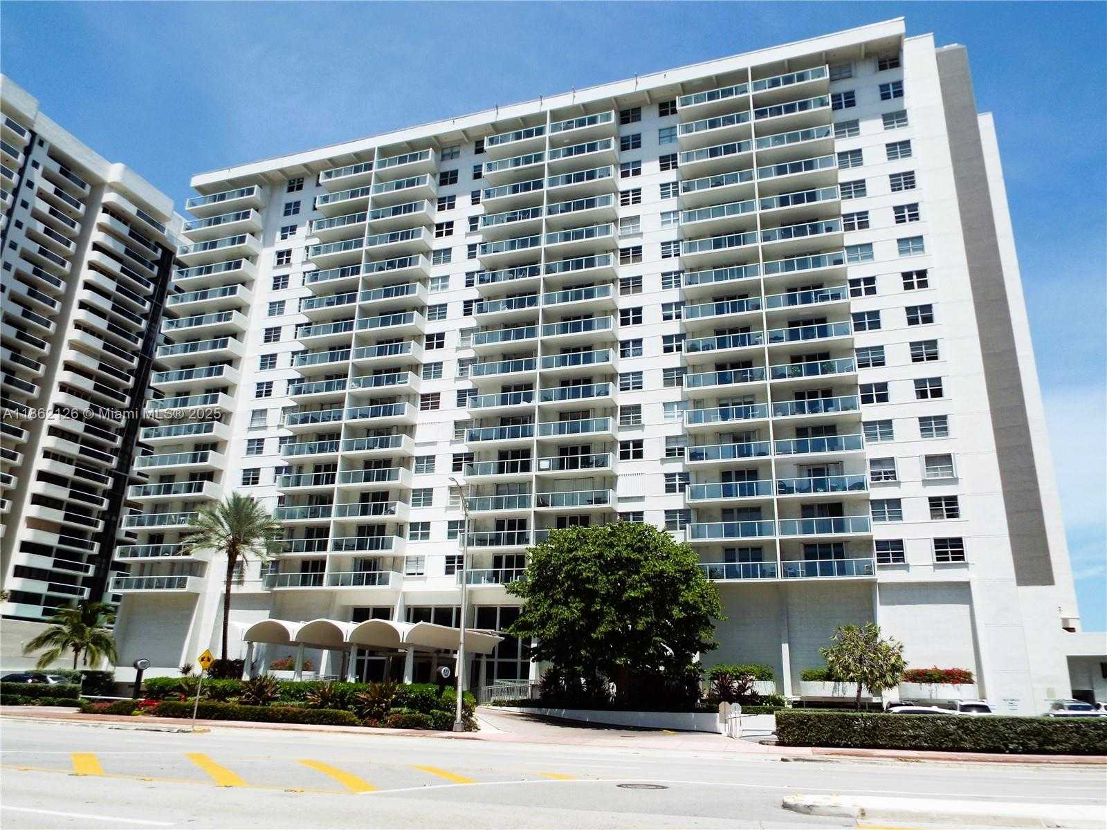 Small Image of 5701 COLLINS AVE #1619, Miami Beach Number 76