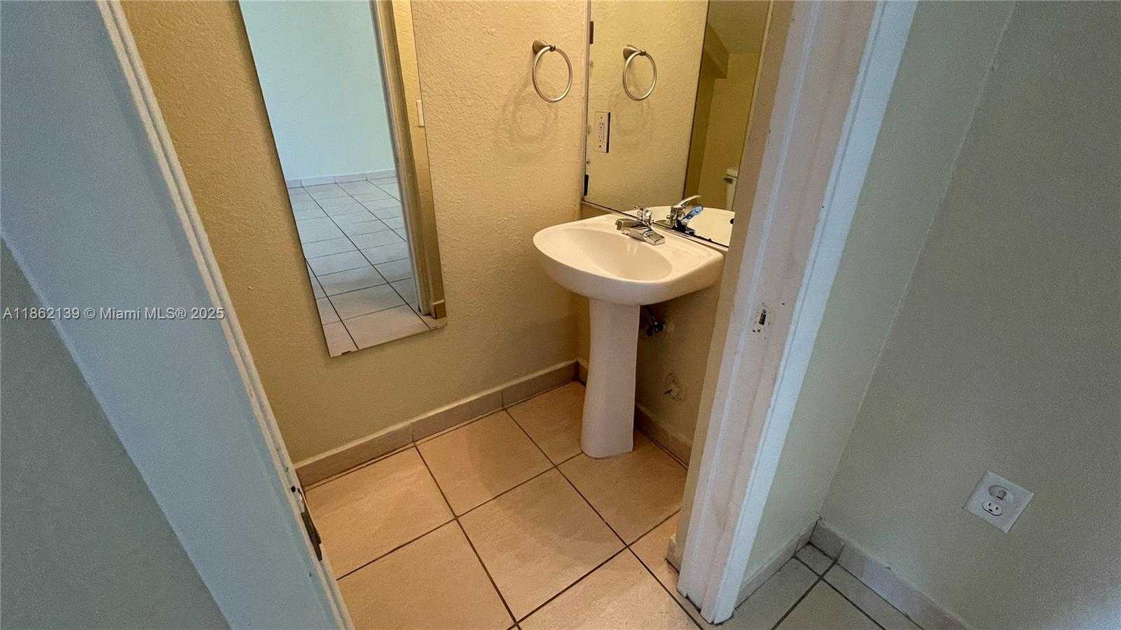 Small Image of 318 EAST 6TH ST #101, Hialeah Number 7